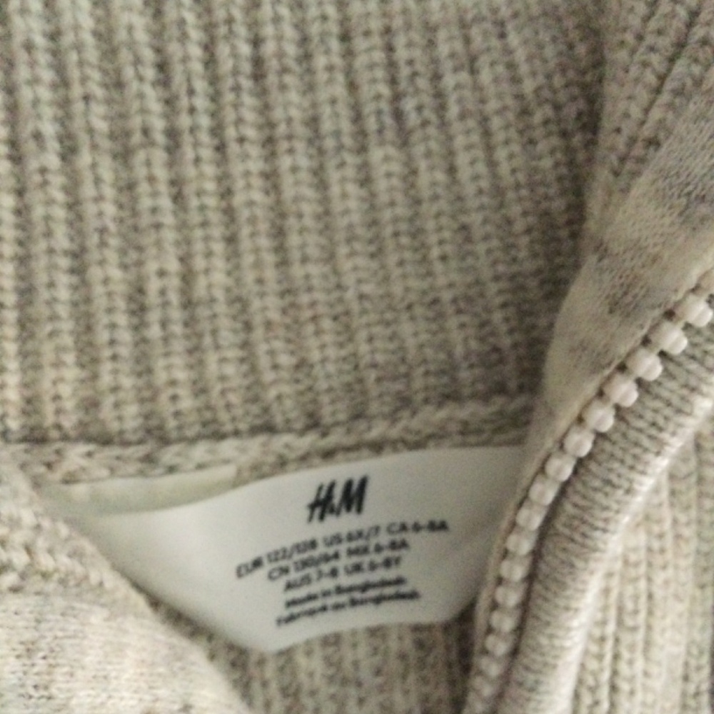Boys basic turtle neck, half zip fall sweater. - Picture 4 of 4